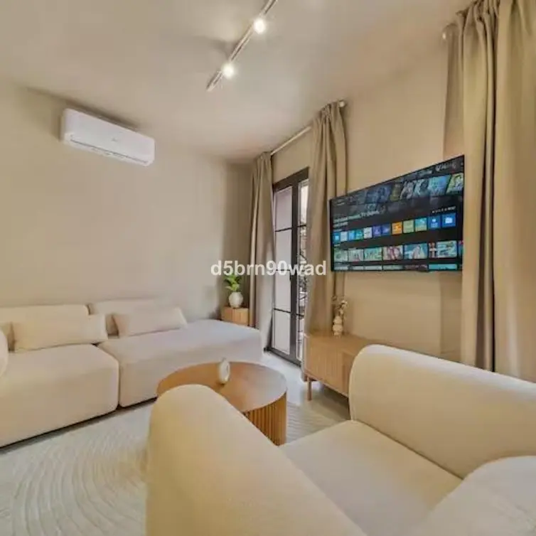 Venta de apartamento en planta media en Marbella