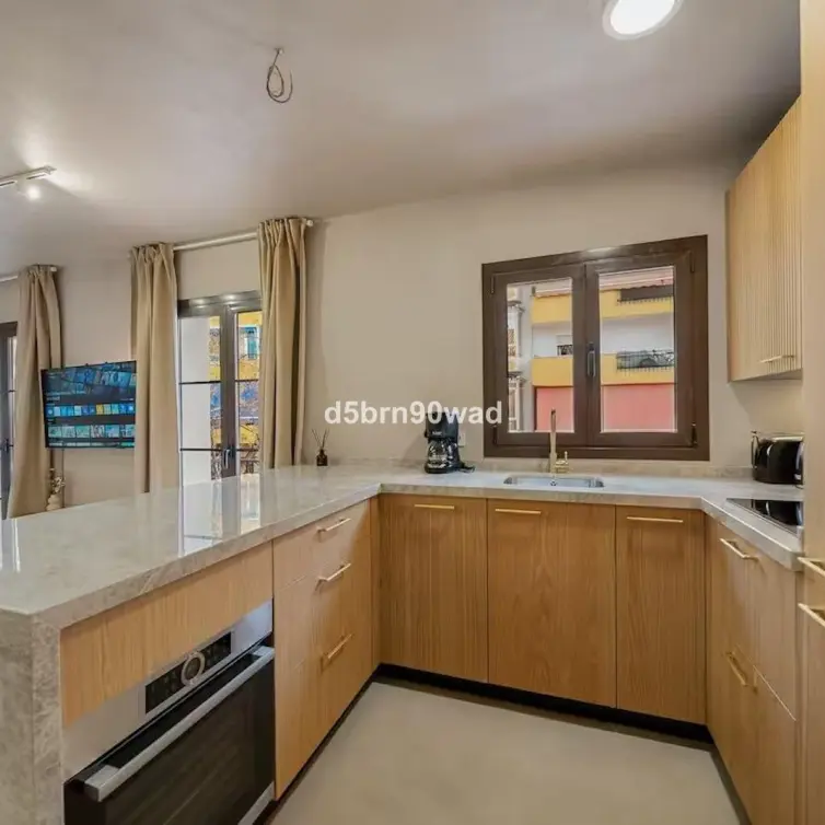 Venta de apartamento en planta media en Marbella