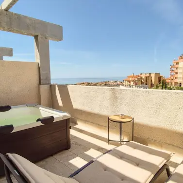 Sale of penthouse in Riviera del Sol