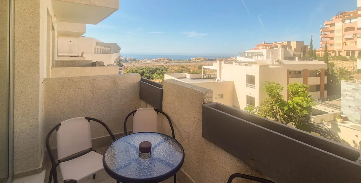 Sale of penthouse in Riviera del Sol 9
