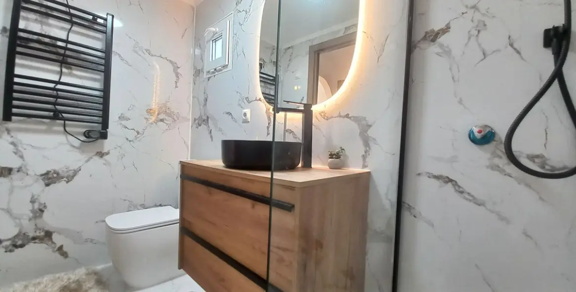 Продажа дома на две семьи в Calahonda 14