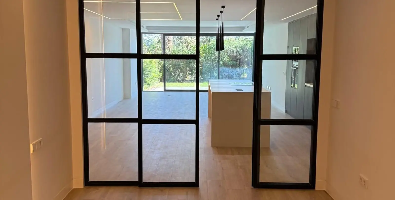 Venta de apartamento en planta baja en Nueva Andalucía 10