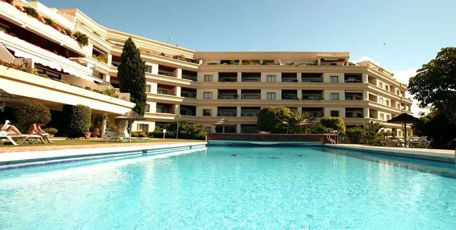 Venta de apartamento en planta baja en Nueva Andalucía 23