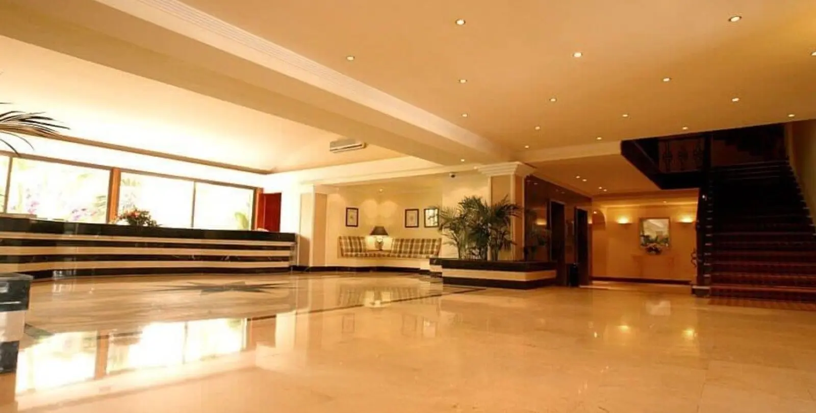 Venta de apartamento en planta baja en Nueva Andalucía 30