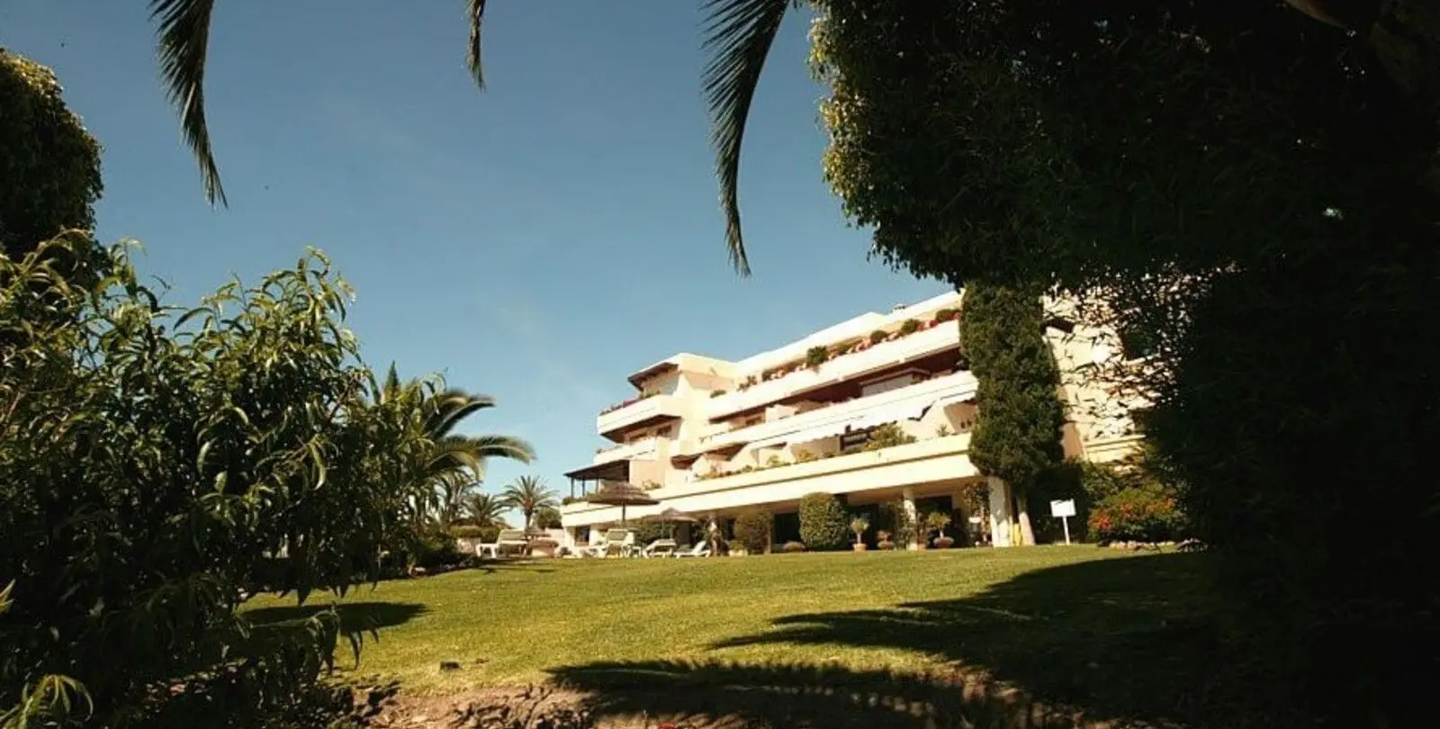 Venta de apartamento en planta baja en Nueva Andalucía 36