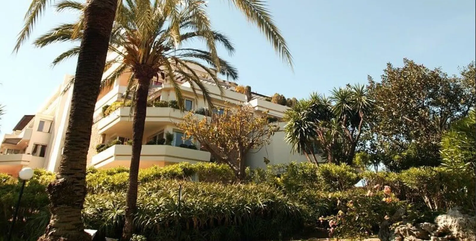 Venta de apartamento en planta baja en Nueva Andalucía 37