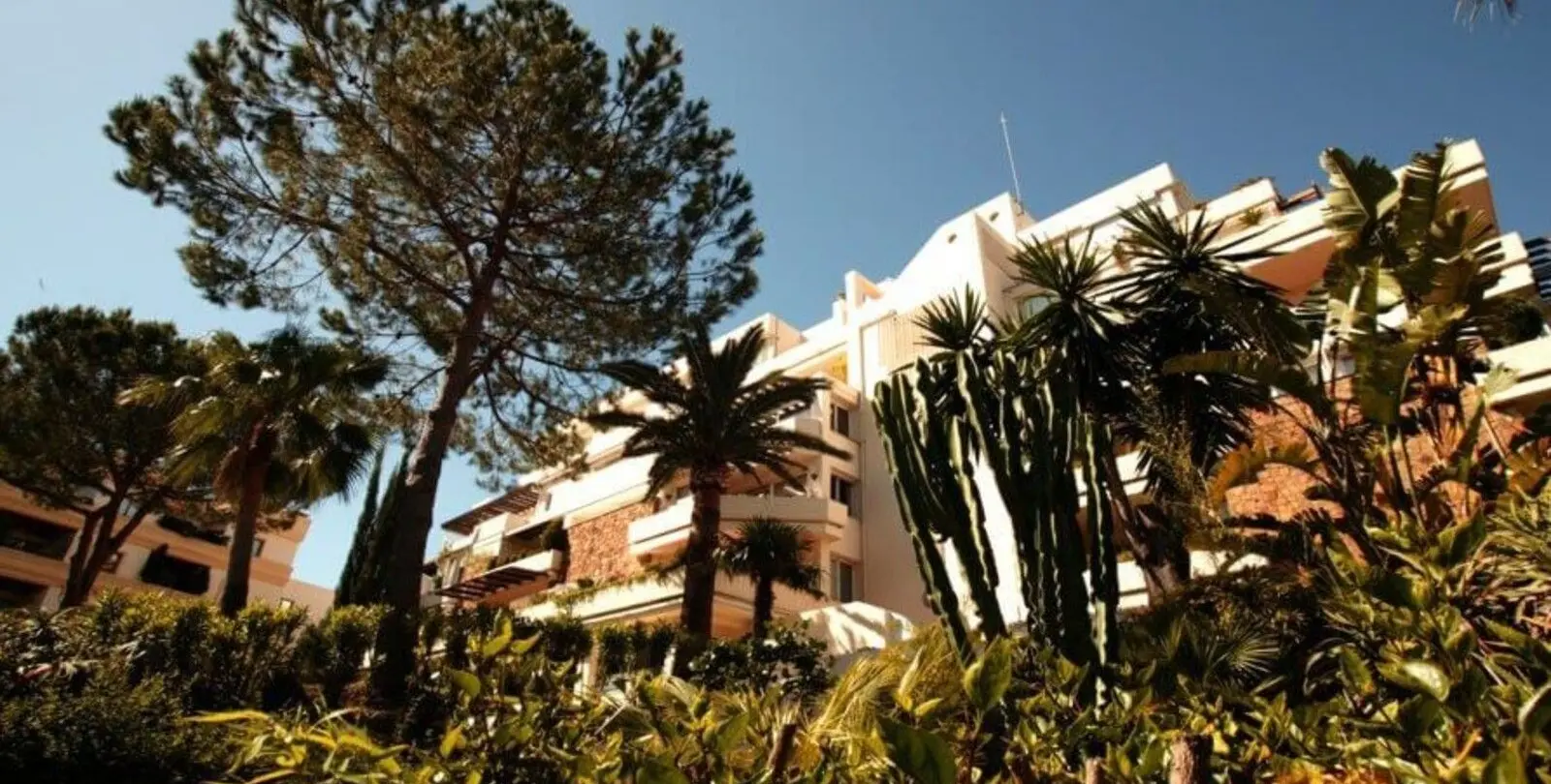 Venta de apartamento en planta baja en Nueva Andalucía 38