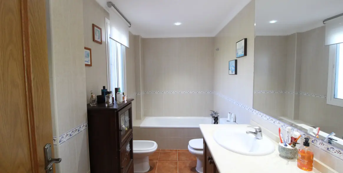 Sale of townhouse in Guadalmina Alta 8