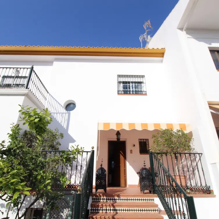Sale of townhouse in Guadalmina Alta
