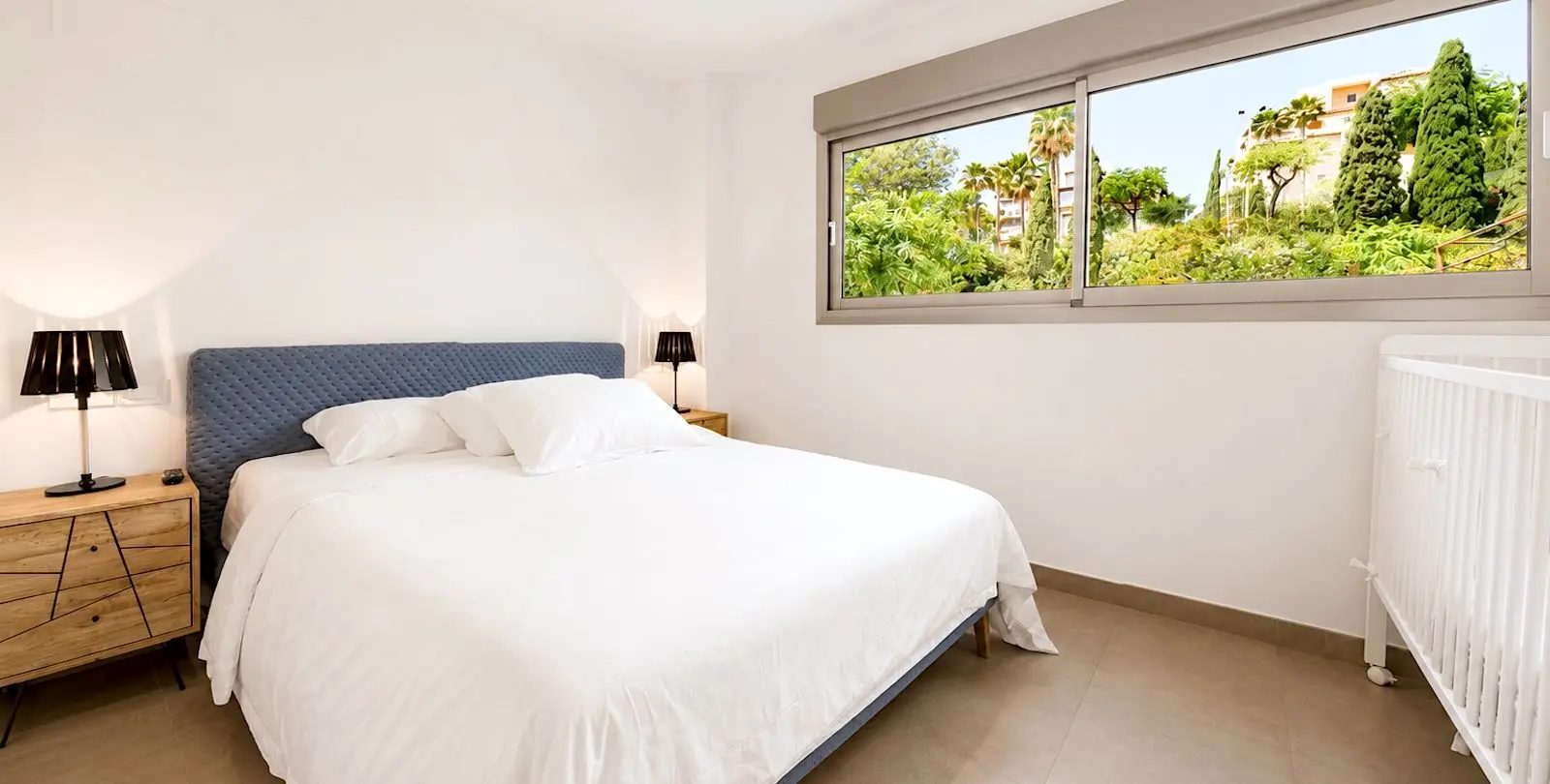 Sale of ground floor apartment in Atalaya 13