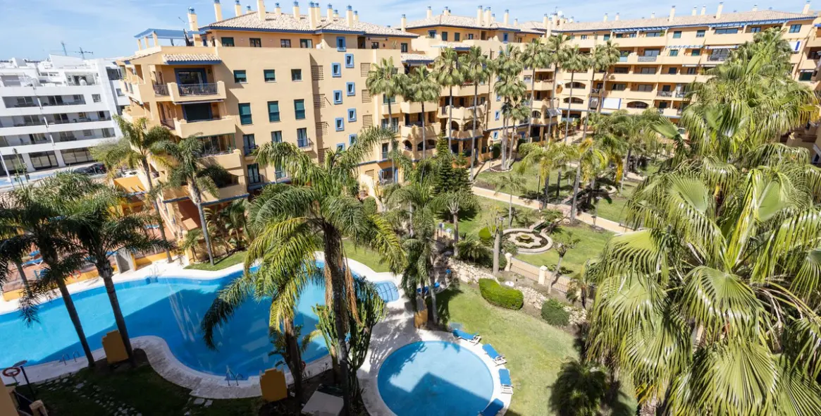 Sale of penthouse in San Pedro de Alcántara 3