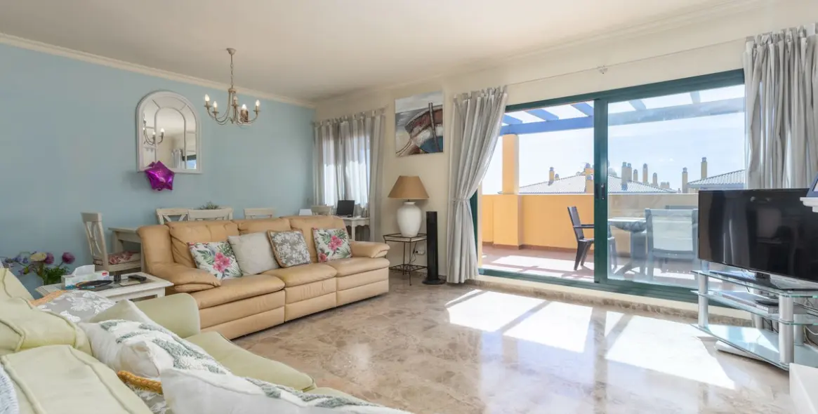 Sale of penthouse in San Pedro de Alcántara 10