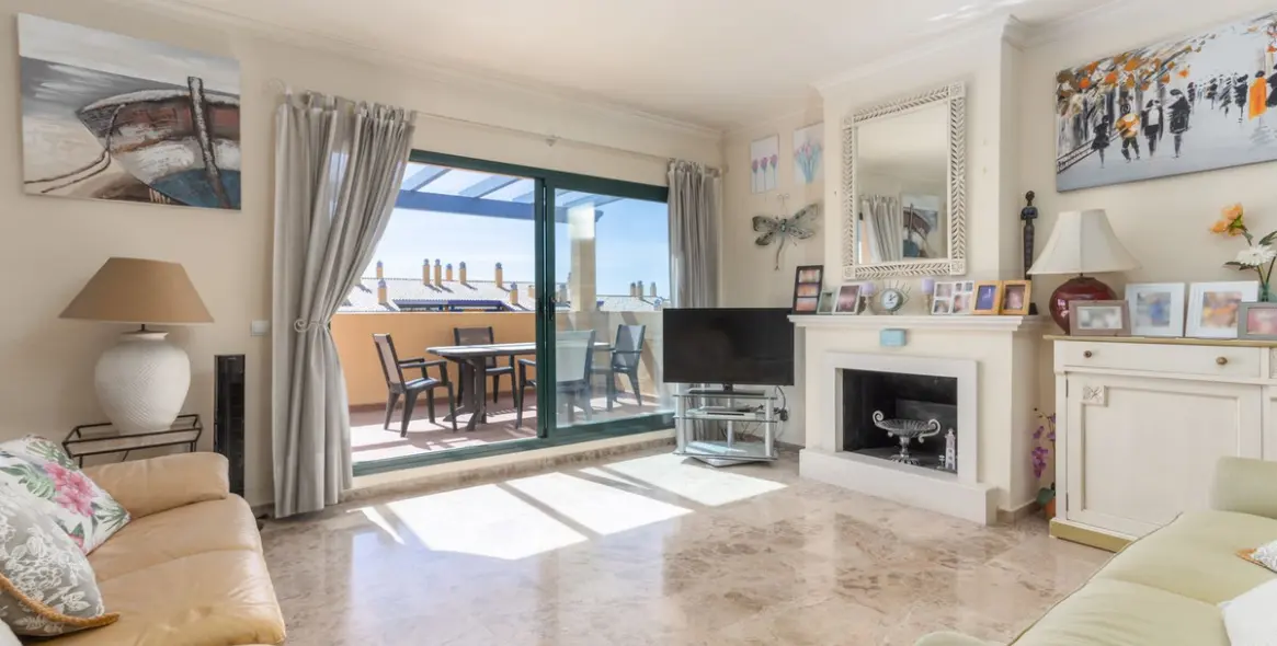 Sale of penthouse in San Pedro de Alcántara 11