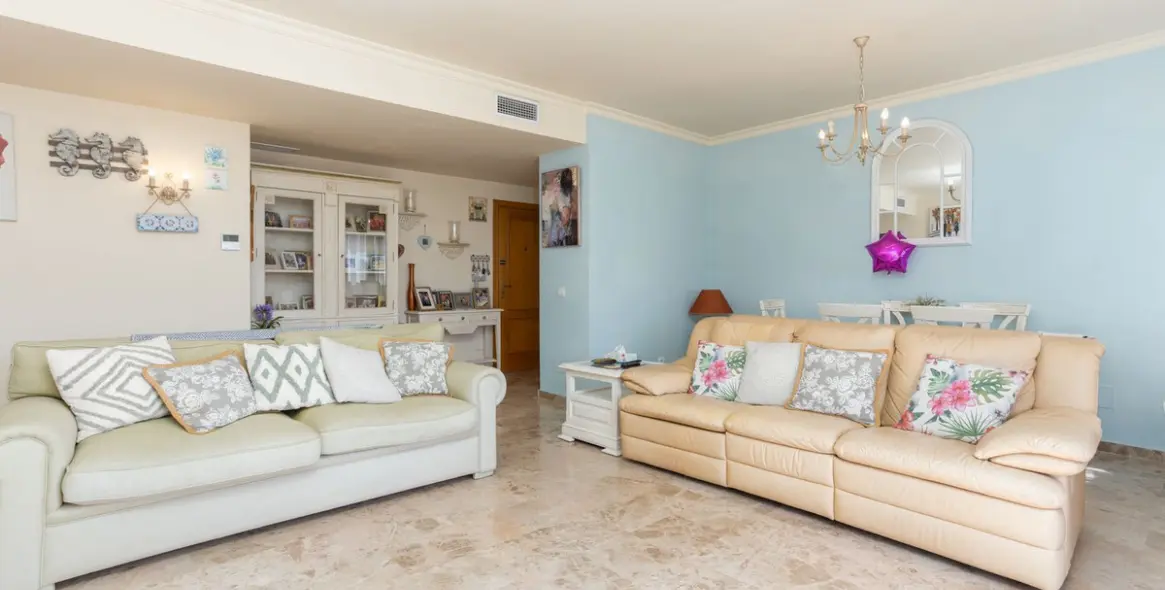Sale of penthouse in San Pedro de Alcántara 12