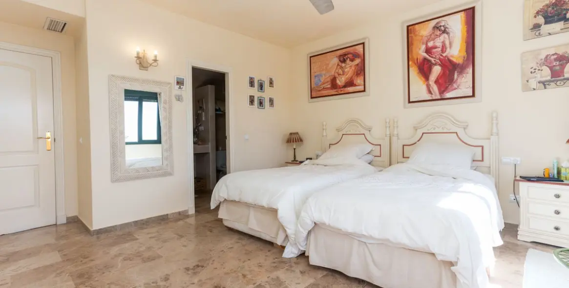 Sale of penthouse in San Pedro de Alcántara 14