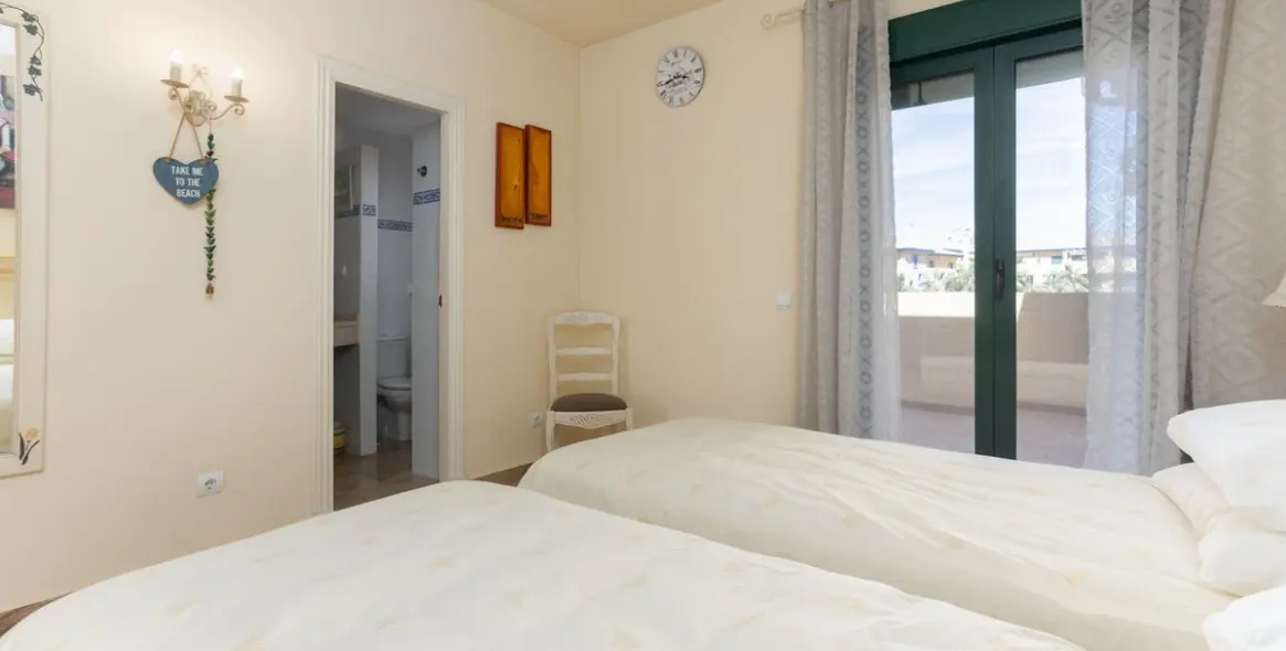 Sale of penthouse in San Pedro de Alcántara 23