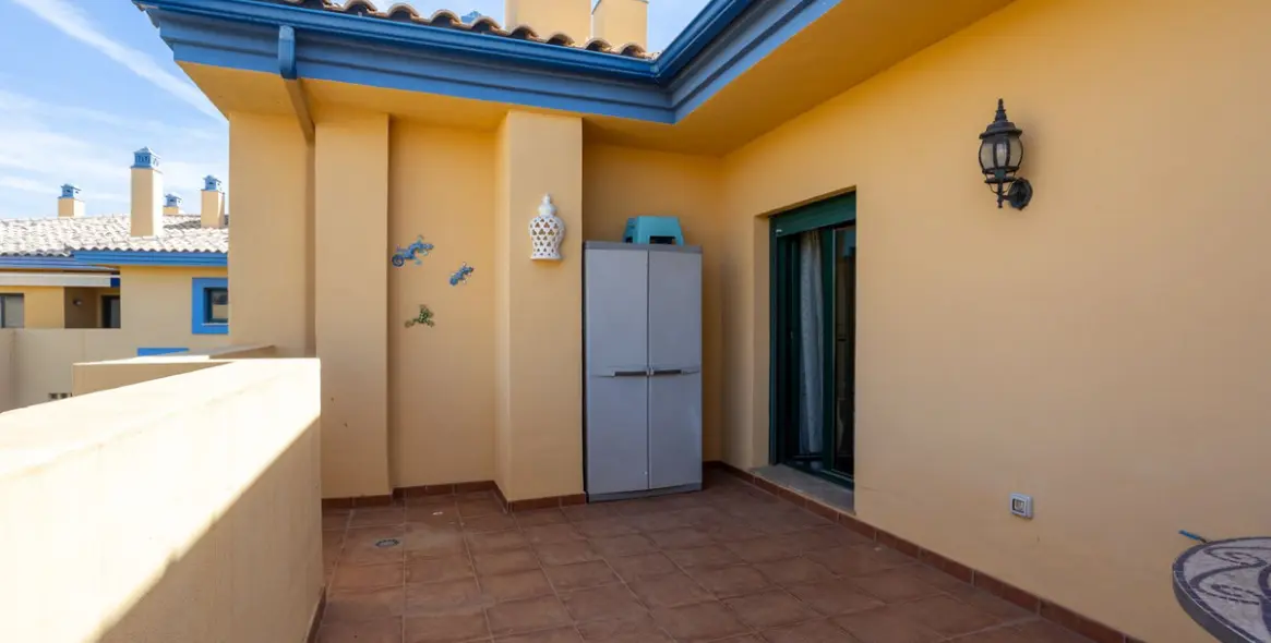 Sale of penthouse in San Pedro de Alcántara 27