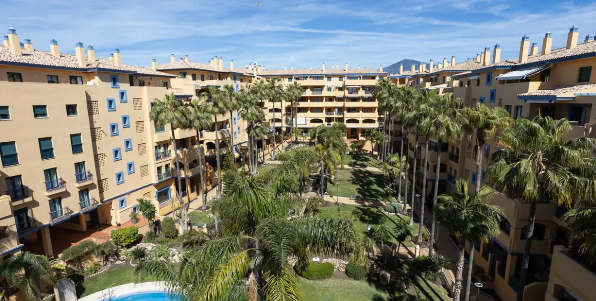 Sale of penthouse in San Pedro de Alcántara 36