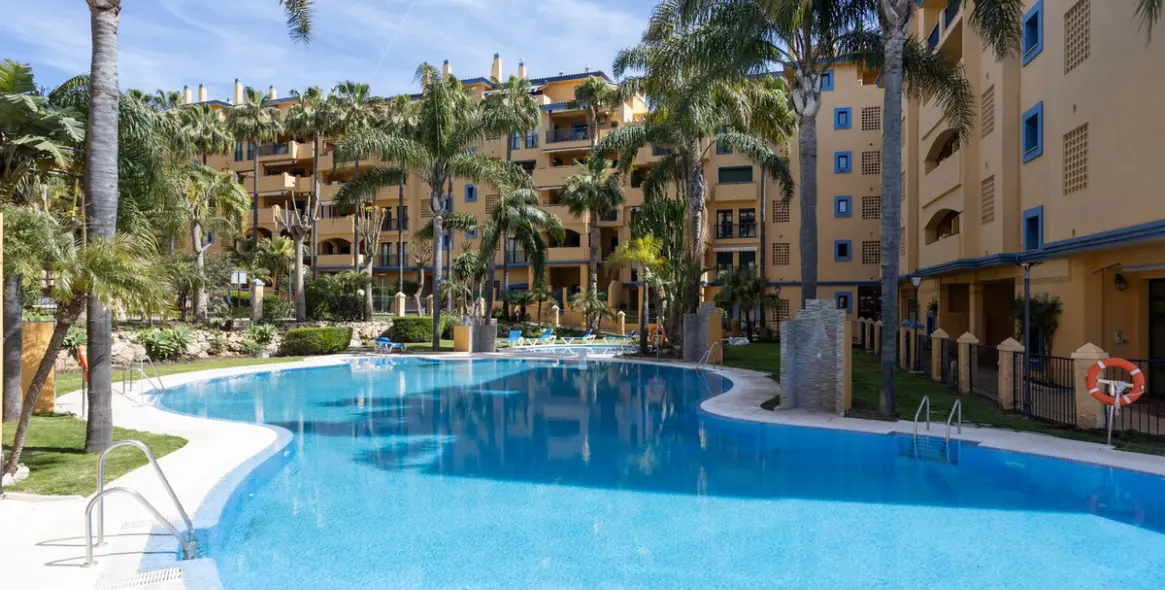 Sale of penthouse in San Pedro de Alcántara 40