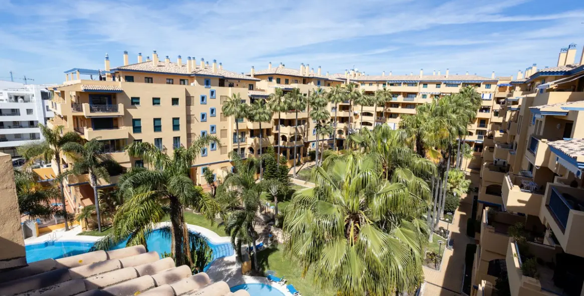 Sale of penthouse in San Pedro de Alcántara 42