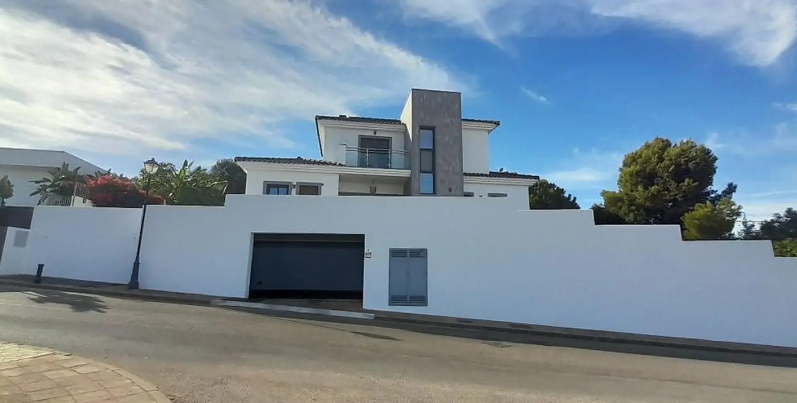 Sale of detached villa in La Cala Golf 1