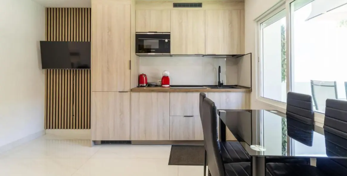 Venta de hostal en Fuengirola 1