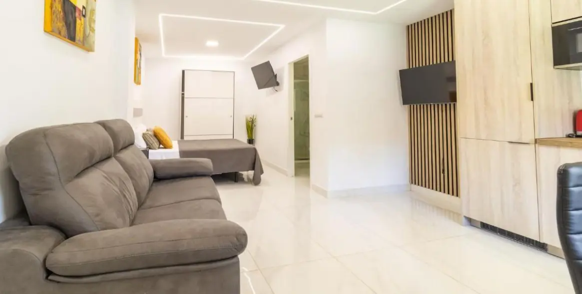 Venta de hostal en Fuengirola 3