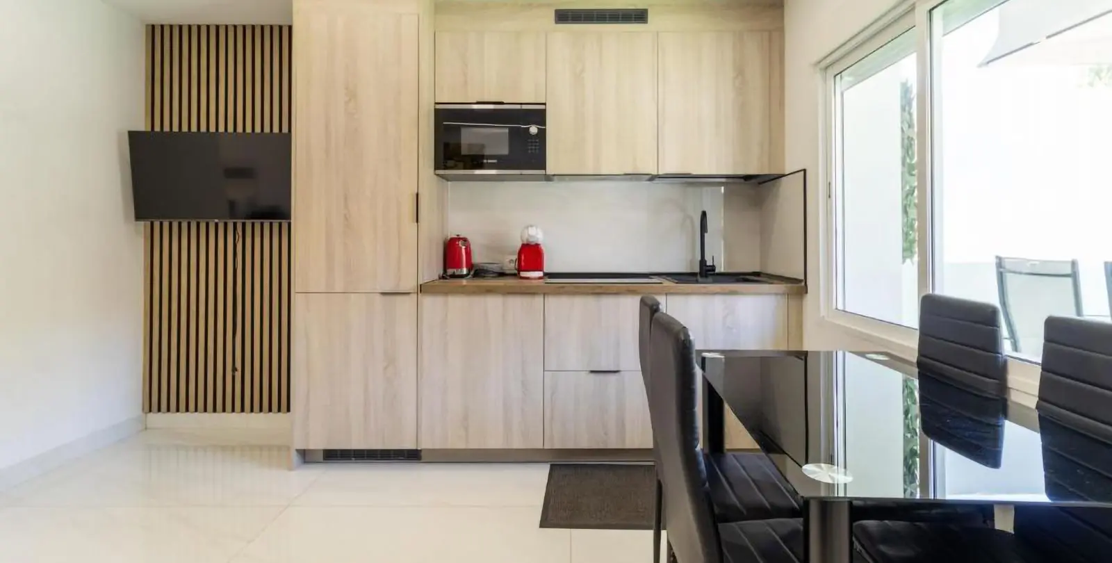 Sale of hostel in Fuengirola 1