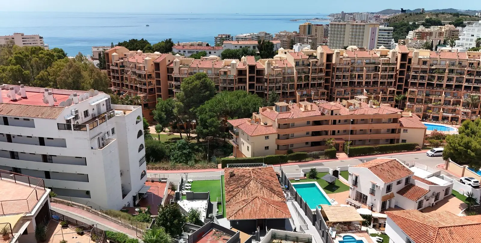 Sale of hostel in Fuengirola 16
