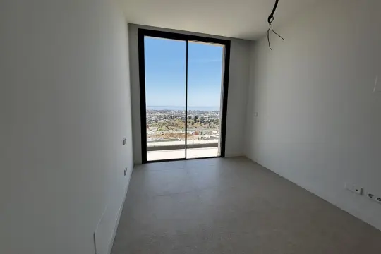 Image 6 thumb