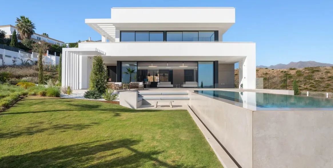 Venta de villa independiente en La Cala Golf 1