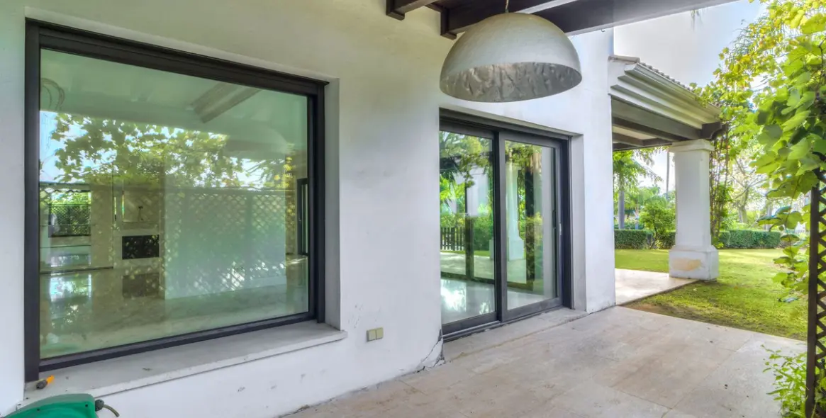Venta de villa independiente en The Golden Mile 17