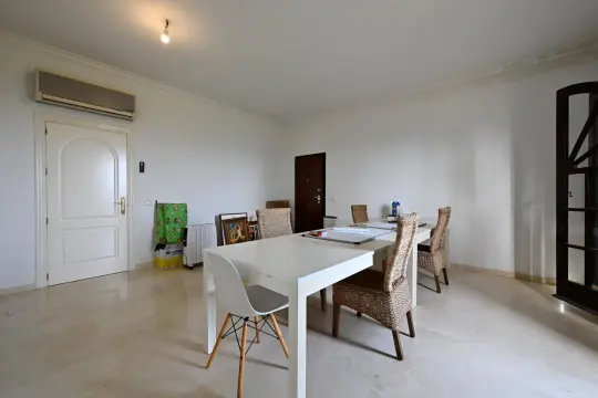 Image 4 thumb