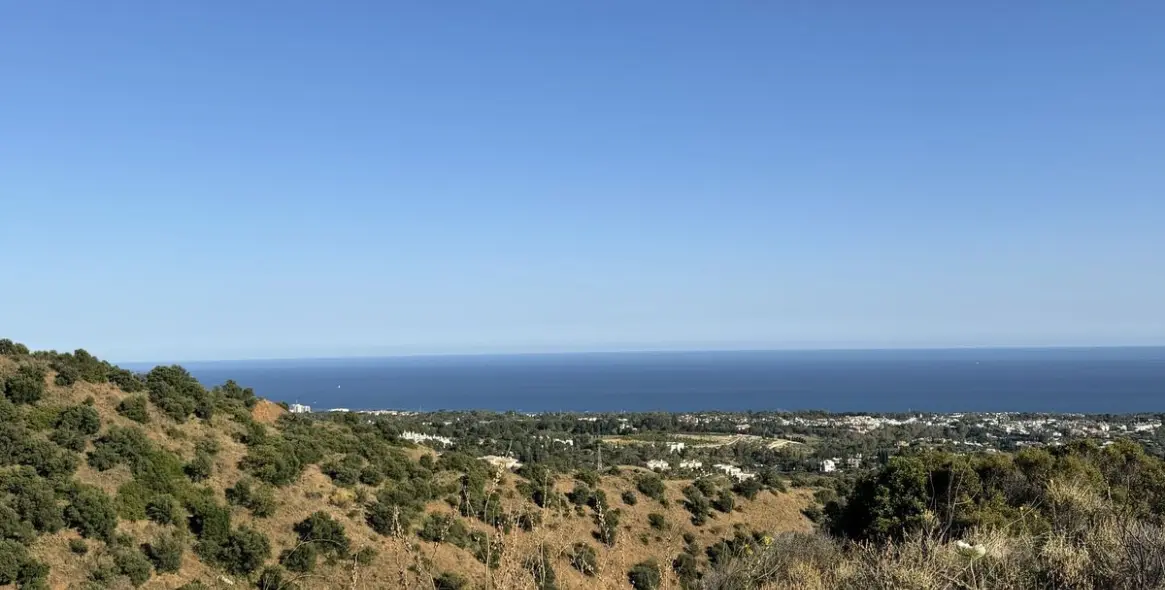 Venta de parcela comercial en Sierra Blanca 1