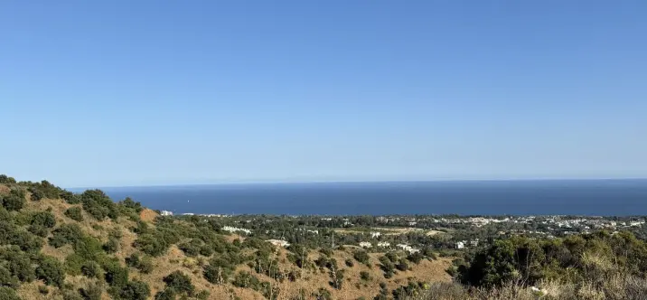 Venta de parcela comercial en Sierra Blanca 0