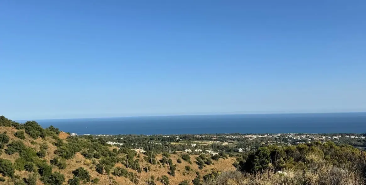 Venta de parcela comercial en Sierra Blanca 2