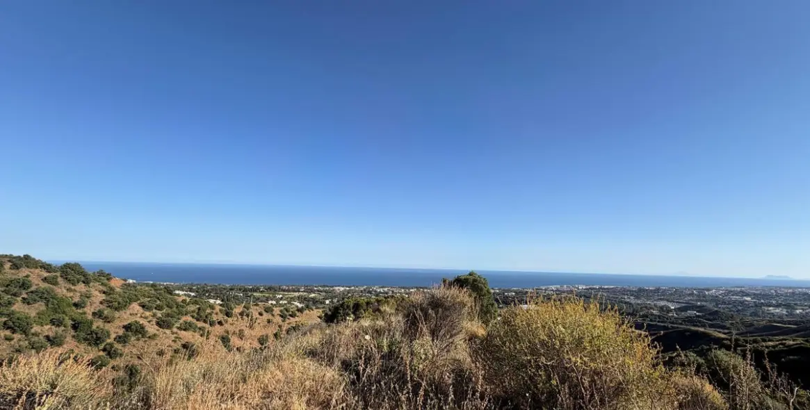 Venta de parcela comercial en Sierra Blanca 8