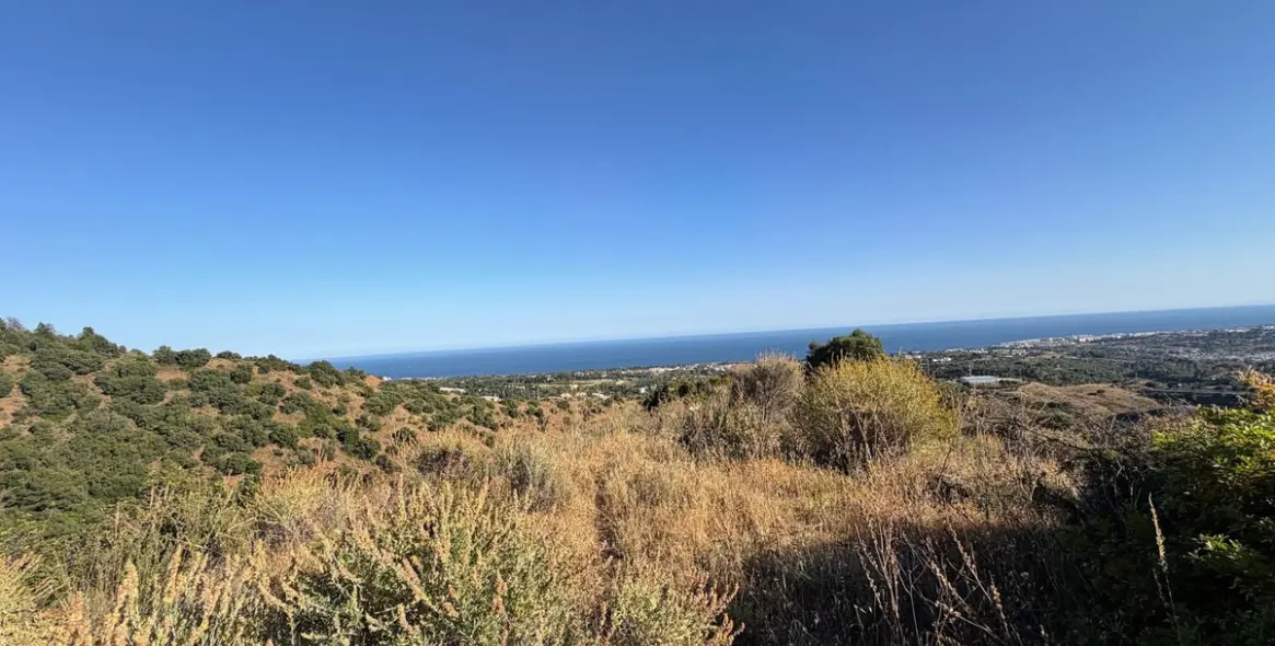 Venta de parcela comercial en Sierra Blanca 9