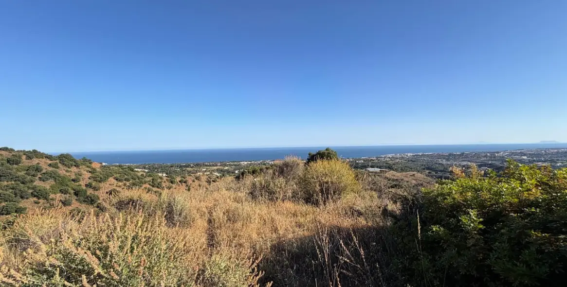 Venta de parcela comercial en Sierra Blanca 10
