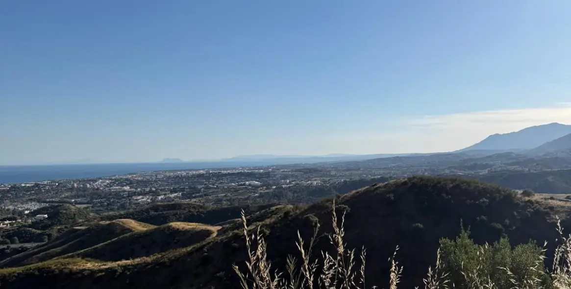 Venta de parcela comercial en Sierra Blanca 17
