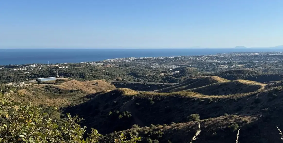 Venta de parcela comercial en Sierra Blanca 18
