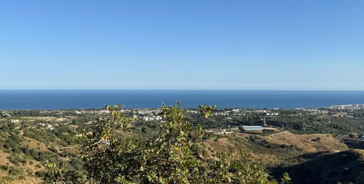 Venta de parcela comercial en Sierra Blanca 19
