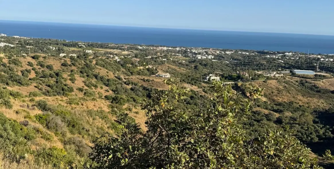Venta de parcela comercial en Sierra Blanca 25