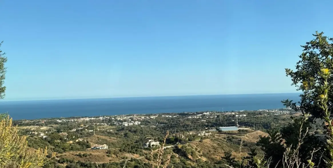 Venta de parcela comercial en Sierra Blanca 32