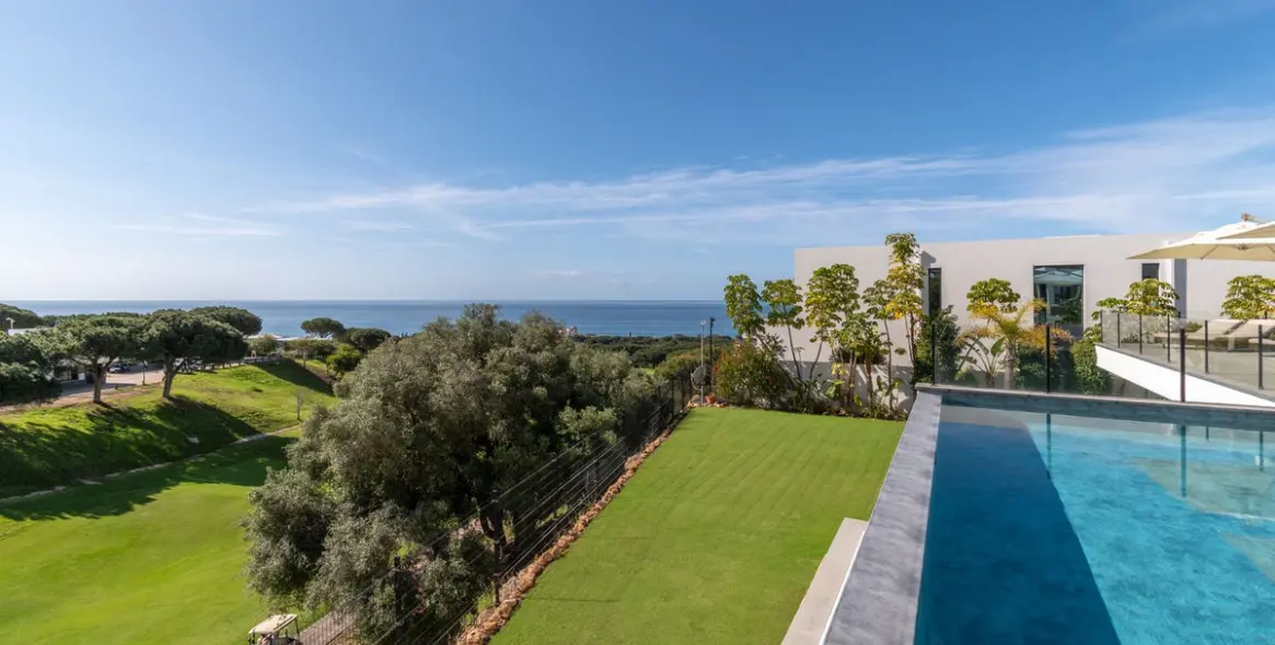 Venta de villa independiente en Cabopino 1