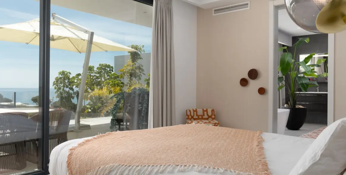 Venta de villa independiente en Cabopino 13