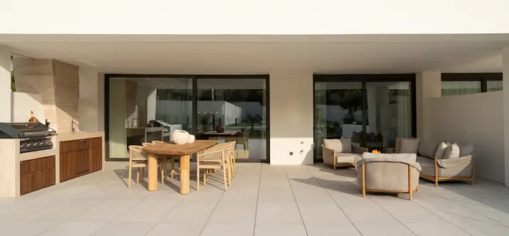 Venta de apartamento en planta baja en The Golden Mile 0