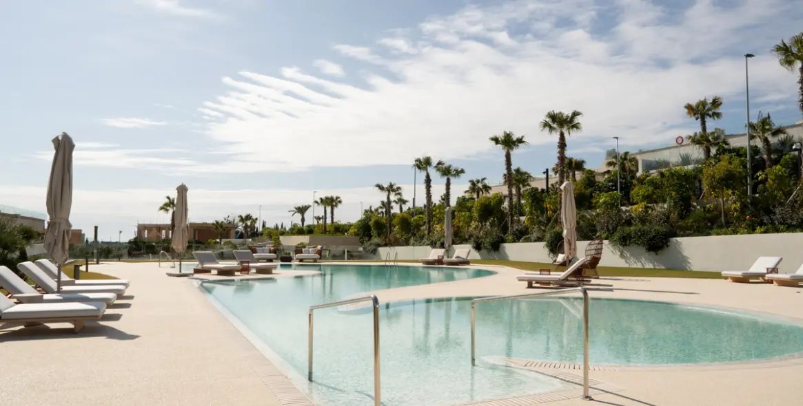 Venta de apartamento en planta baja en The Golden Mile 25