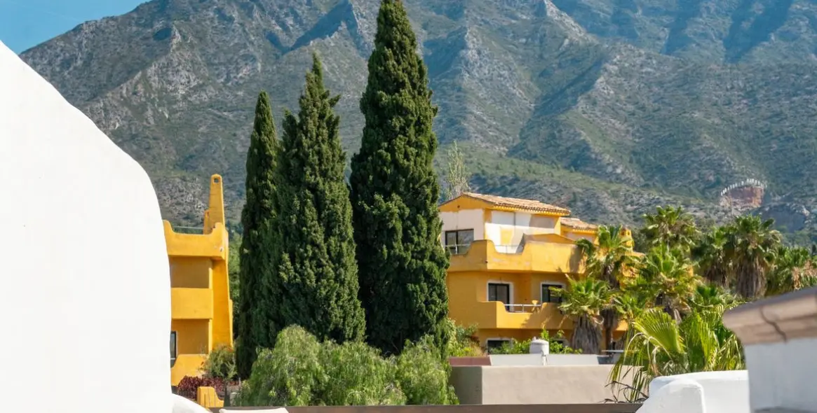 Long-term rent of townhouse in Nagüeles 38