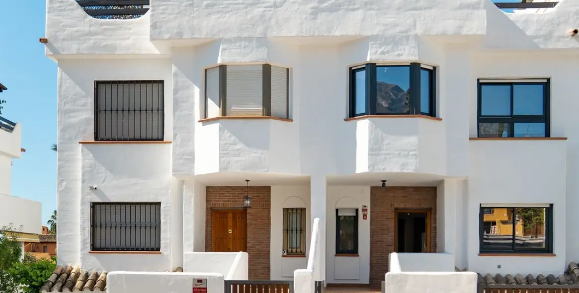 Long-term rent of townhouse in Nagüeles 48